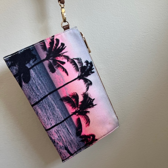 Clutch - Picture 3 of 3